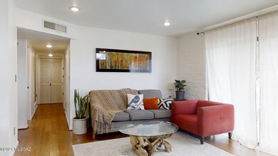 2922-N-Cloverland-Ave-05212021_134128