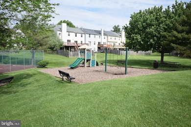 18322 Streamside Dr unit 202, Gaithersburg, MD 20879 - photo 4