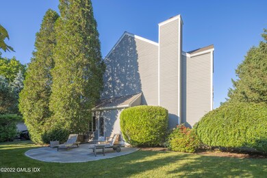 28 Home Pl, Greenwich, CT 06830-28