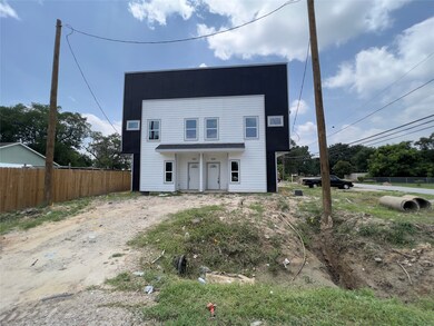 997,999 Marjorie St, Houston, TX 77088 - photo 2