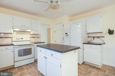 308 Charleston Dr, Wilmington, DE 19808 - photo 6