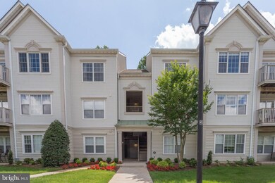 12471 Hayes Ct unit 303, Fairfax, VA 22033 - photo 2