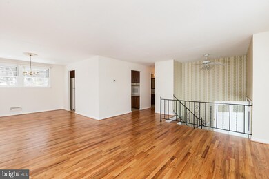 2137 Suburban Greens Dr, Lutherville Timonium, MD 21093 - photo 5