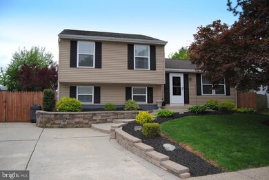 409 Centennial Dr, Morrisville, PA 19067 - photo 2