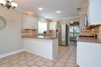 4010 Hazelwood Dr, Pearland, TX 77584 - photo 4