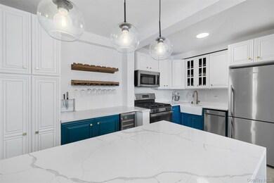 Executive Towers unit 14T, Bronx, NY 10451 - photo 5