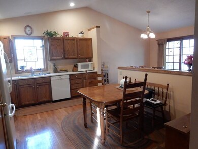 560 Oakwood Dr, Oregon, WI 53575 - photo 5