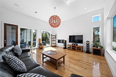 987 W 41st St, Houston, TX 77018 - photo 5