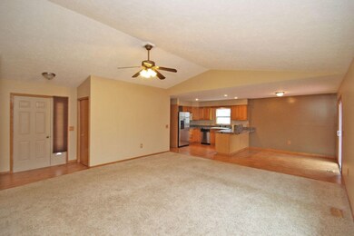 611 Glenview-4.jpg