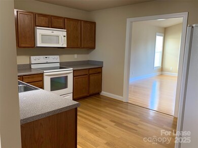 111 Kingsgate Ct, Statesville, NC 28625 - photo 7