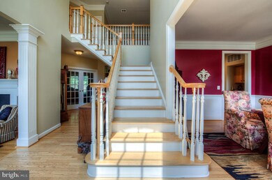 8596 Crosspointe Glen Ct, Lorton, VA 22079 - photo 3