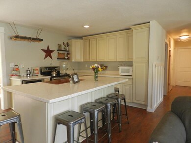 6827 Cypress Dr, Central Point, OR 97502 - photo 6