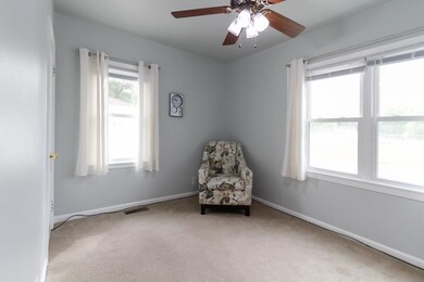 1021 Byron Ave, Waterloo, IA 50702 - photo 6