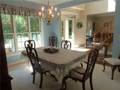 Dining Room. Elegent Entertaining Space In This Dining Room