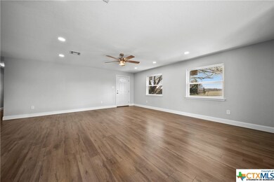 496 Hodge Rd, Eddy, TX 76524 - photo 4