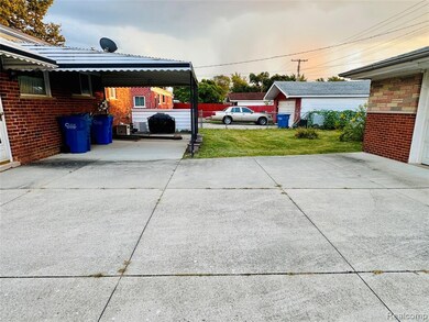 25227 Marilyn Ave, Warren, MI 48089 - photo 4