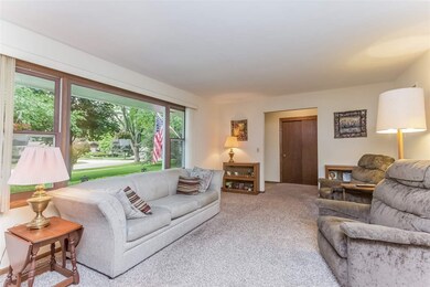 294 Sterling Dr, Oregon, WI 53575 - photo 5