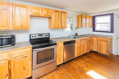 147 Broadway unit 9W, Port Ewen, NY 12466 - photo 4
