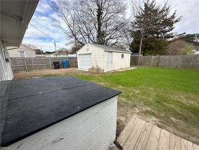 Detached Garage