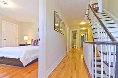 2nd floor offers new hardwood in...