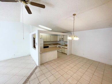 4290 Woodstock Dr unit D, West Palm Beach, FL 33409 - photo 3