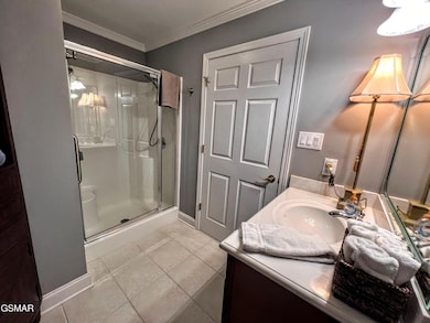 Ensuite bath 1