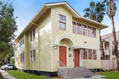 Uptown Duplex: located near Freret Street...one bl