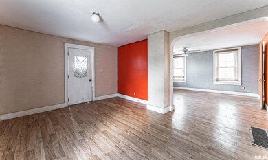 723 N Sherman St, Lincoln, IL 62656 - photo 5