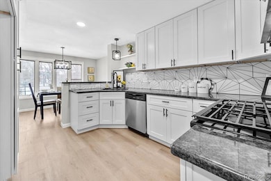 30619 Maplewood St, Garden City, MI 48135 - photo 6