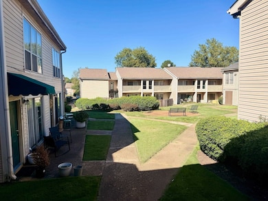 6747 Quail Hollow Ct unit 2, Memphis, TN 38120 - photo 3