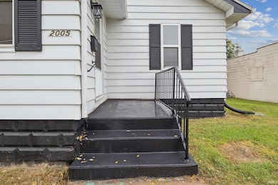 2005 Prairie Ave, South Bend, IN 46613 - photo 5