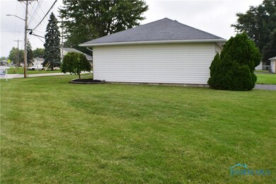 749 Erie St, Woodville, OH 43469 - photo 3