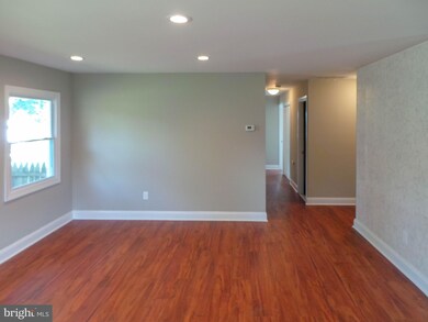 10 Peppermint Ln, Willingboro, NJ 08046 - photo 7