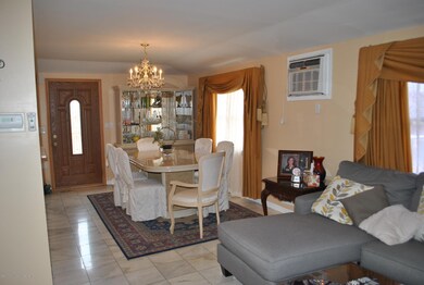 54 Logan Ave, Staten Island, NY 10301 - photo 4