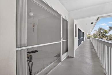 100 Royal Palm Way unit 306, Boca Raton, FL 33432 - photo 3