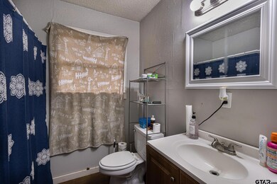 925 925 W 8th, Tyler, TX 75701 - photo 6