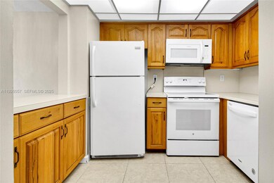 6505 Winfield Blvd unit B4, Margate, FL 33063 - photo 5