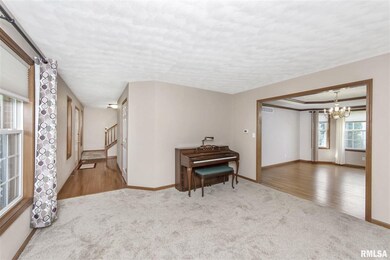 2402 W Chase Dr, Dunlap, IL 61525 - photo 5