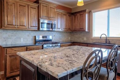 10117 Deer Run St, Lenexa, KS 66220 - photo 5