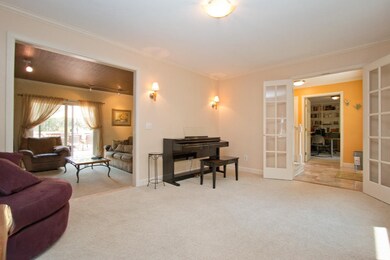 006 living room - IMG_9155