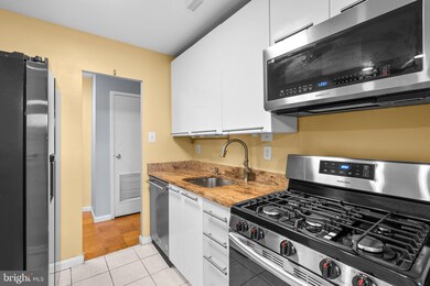 Woodlake Towers unit 319, Falls Church, VA 22044 - photo 6