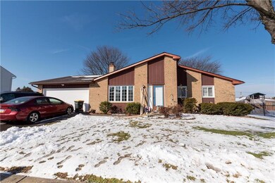 1716 Peachtree Cir, Whitehall, PA 18052 - photo 2