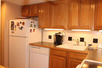 32 Fox Run Rd unit 3, Lincoln, NH 03251 - photo 3