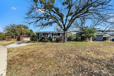 324 W Pecan St, Hurst, TX 76053 - photo 2