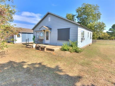 1724 N Dobbs Rd, Harrah, OK 73045 - photo 6