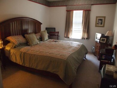 5640 Stonecroft Ln, Allentown, PA 18106 - photo 7