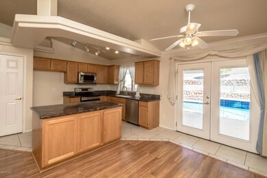 3230BrokenArrowDr_14