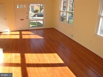 202 E Taylor Run Pkwy, Alexandria, VA 22314 - photo 5