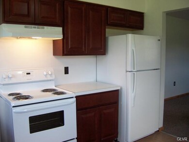 1074 Millheim Rd, Bath, PA 18014 - photo 5