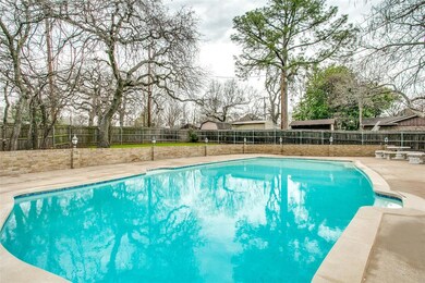 1811 Camelot Dr, Grapevine, TX 76051 - photo 2